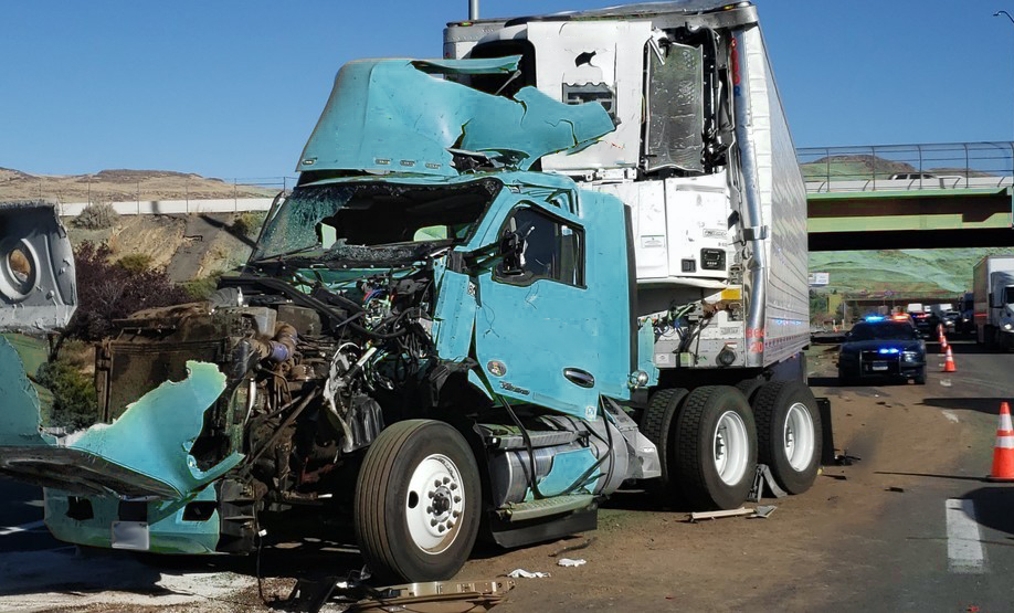 Dean Burnetti Law represents trucking accident victims